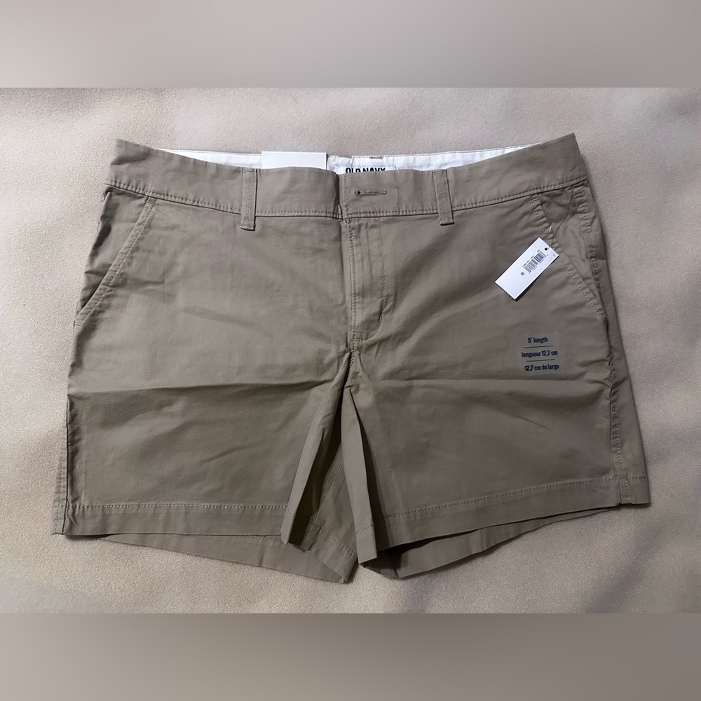 #1409 Old Navy Women's Khaki Shorts Size 10 NWT